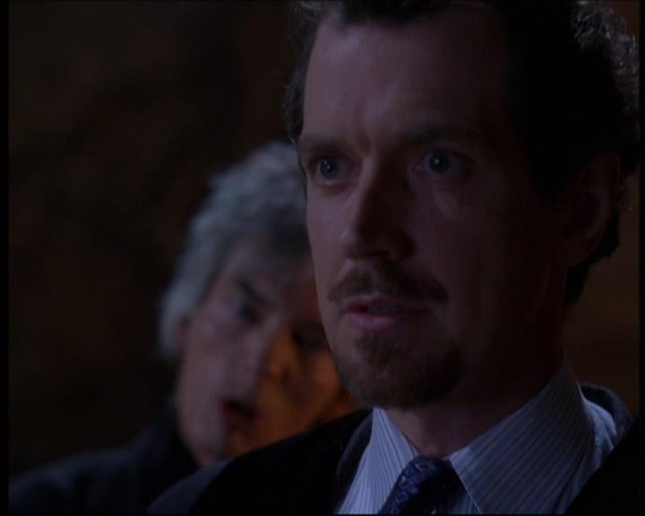 Charmed-Online-dot-net_623ItsABadBadBadBadWorldPart2-0250.jpg