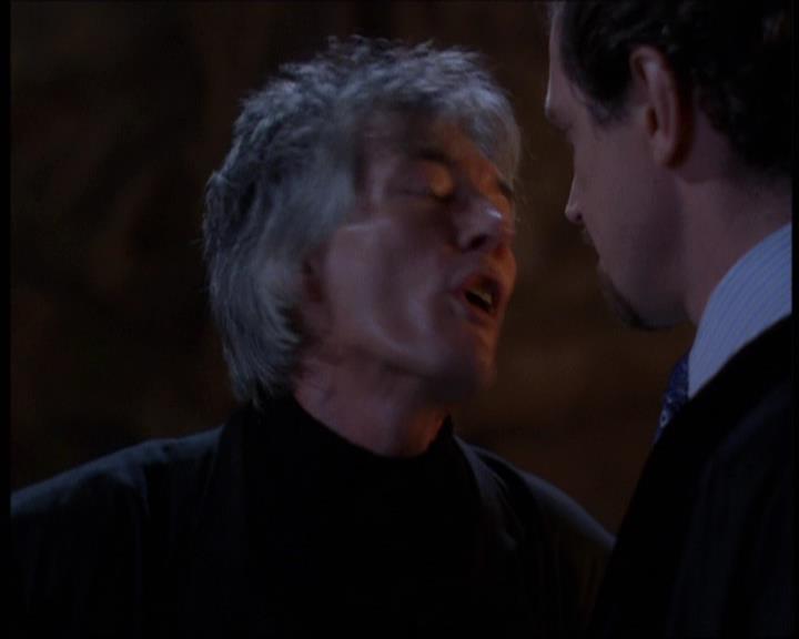 Charmed-Online-dot-net_623ItsABadBadBadBadWorldPart2-0263.jpg
