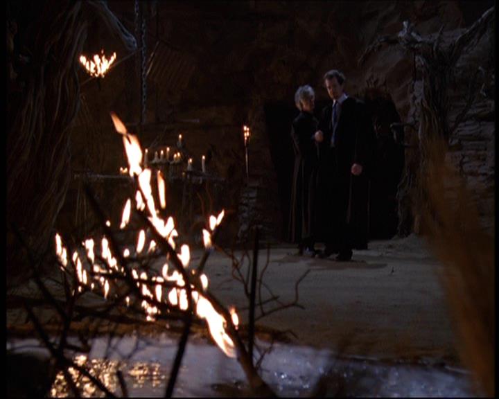 Charmed-Online-dot-net_623ItsABadBadBadBadWorldPart2-0281.jpg