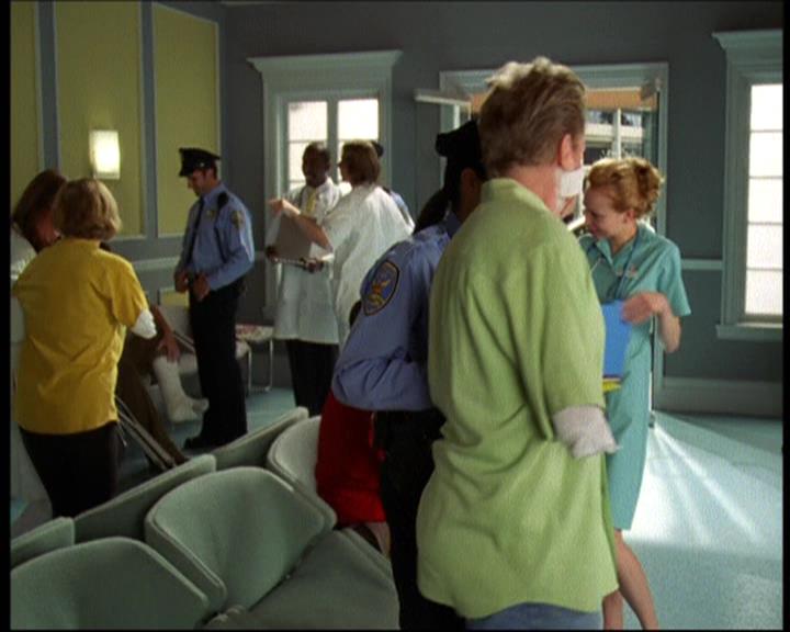 Charmed-Online-dot-net_623ItsABadBadBadBadWorldPart2-0413.jpg