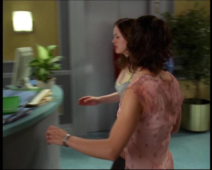 Charmed-Online-dot-net_623ItsABadBadBadBadWorldPart2-0424.jpg