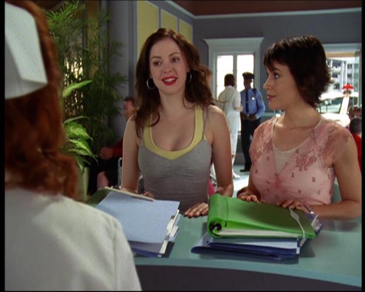 Charmed-Online-dot-net_623ItsABadBadBadBadWorldPart2-0429.jpg