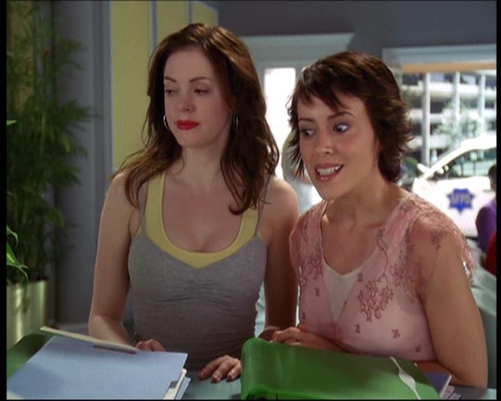 Charmed-Online-dot-net_623ItsABadBadBadBadWorldPart2-0443.jpg