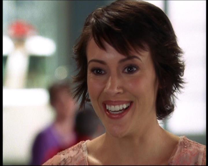 Charmed-Online-dot-net_623ItsABadBadBadBadWorldPart2-0450.jpg