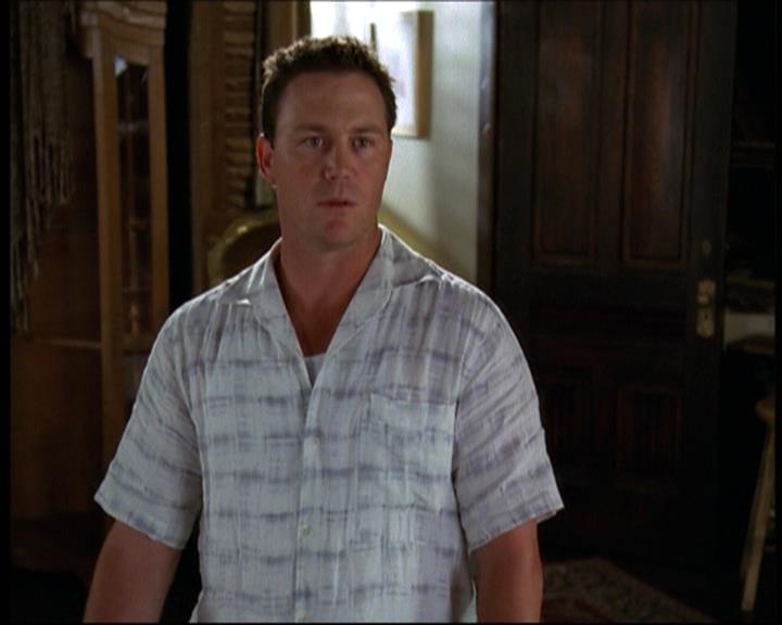 Charmed-Online-dot-net_623ItsABadBadBadBadWorldPart2-0703.jpg