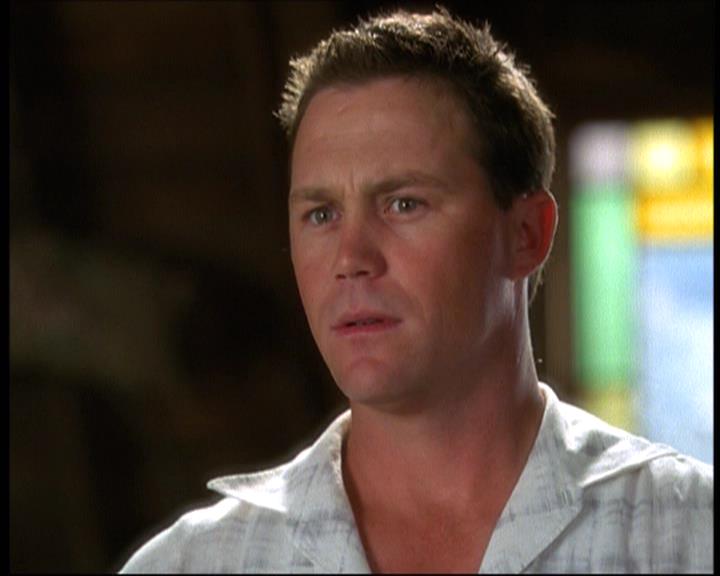 Charmed-Online-dot-net_623ItsABadBadBadBadWorldPart2-0959.jpg