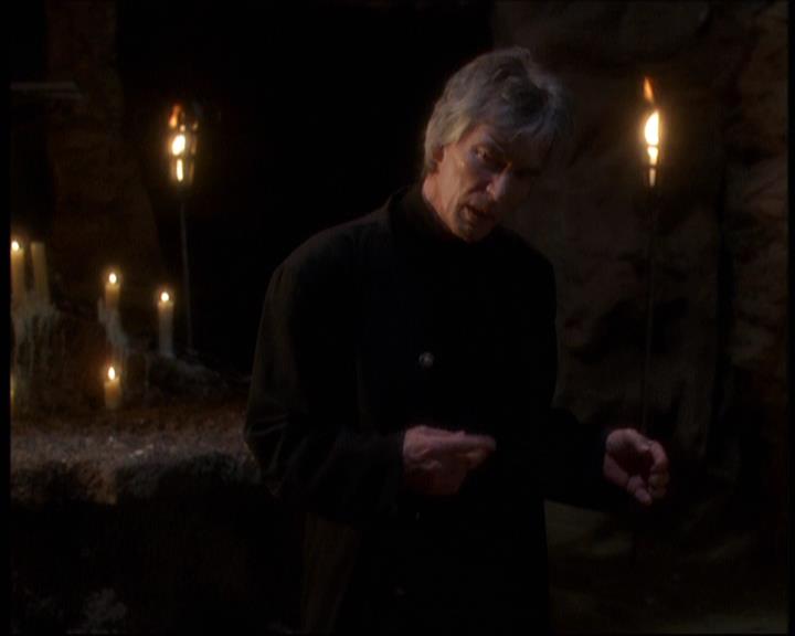 Charmed-Online-dot-net_623ItsABadBadBadBadWorldPart2-1160.jpg