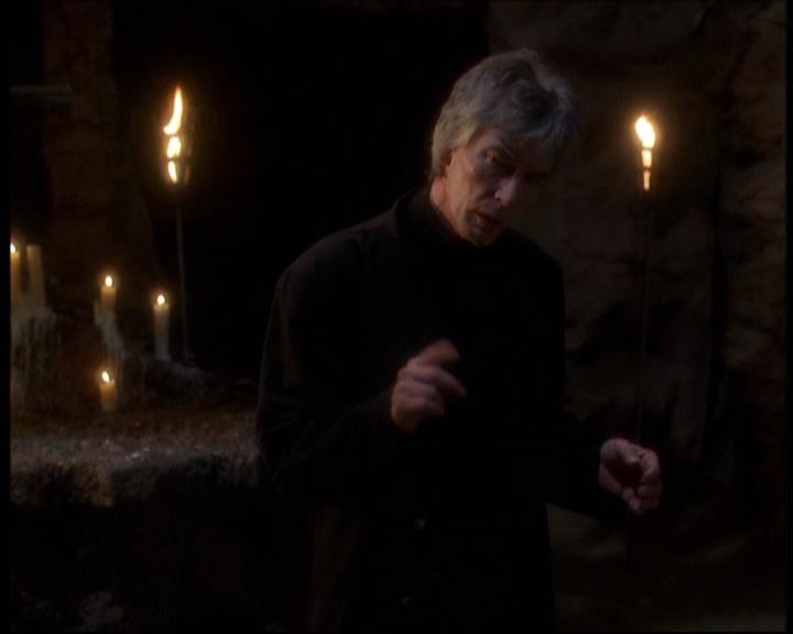 Charmed-Online-dot-net_623ItsABadBadBadBadWorldPart2-1161.jpg