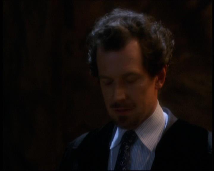Charmed-Online-dot-net_623ItsABadBadBadBadWorldPart2-1192.jpg