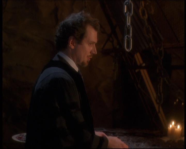 Charmed-Online-dot-net_623ItsABadBadBadBadWorldPart2-1540.jpg