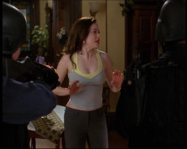 Charmed-Online-dot-net_623ItsABadBadBadBadWorldPart2-1704.jpg
