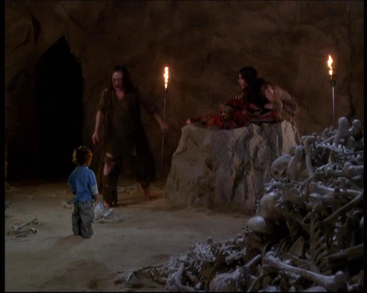 Charmed-Online-dot-net_623ItsABadBadBadBadWorldPart2-1771.jpg