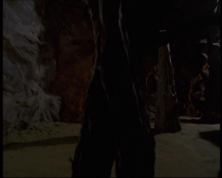 Charmed-Online-dot-net_623ItsABadBadBadBadWorldPart2-1942.jpg