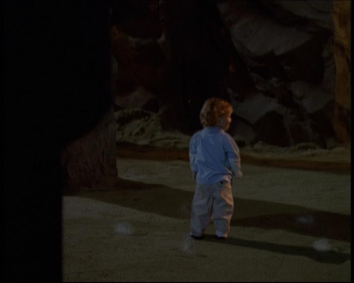 Charmed-Online-dot-net_623ItsABadBadBadBadWorldPart2-1956.jpg