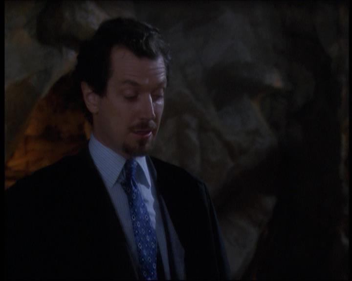 Charmed-Online-dot-net_623ItsABadBadBadBadWorldPart2-1960.jpg