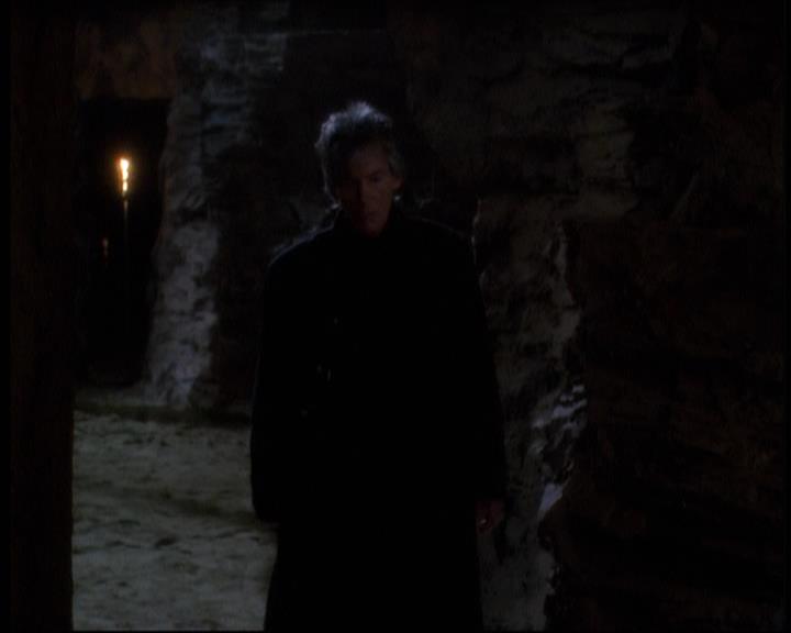 Charmed-Online-dot-net_623ItsABadBadBadBadWorldPart2-1969.jpg