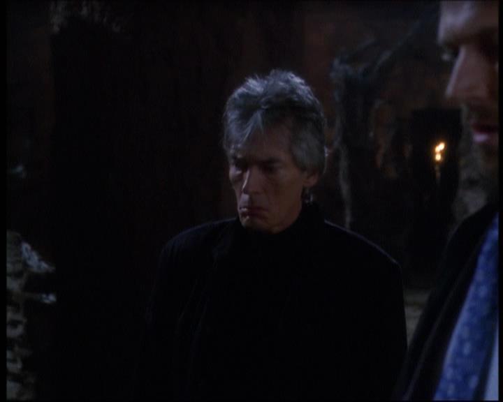 Charmed-Online-dot-net_623ItsABadBadBadBadWorldPart2-1971.jpg