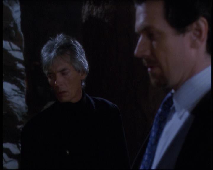 Charmed-Online-dot-net_623ItsABadBadBadBadWorldPart2-1974.jpg