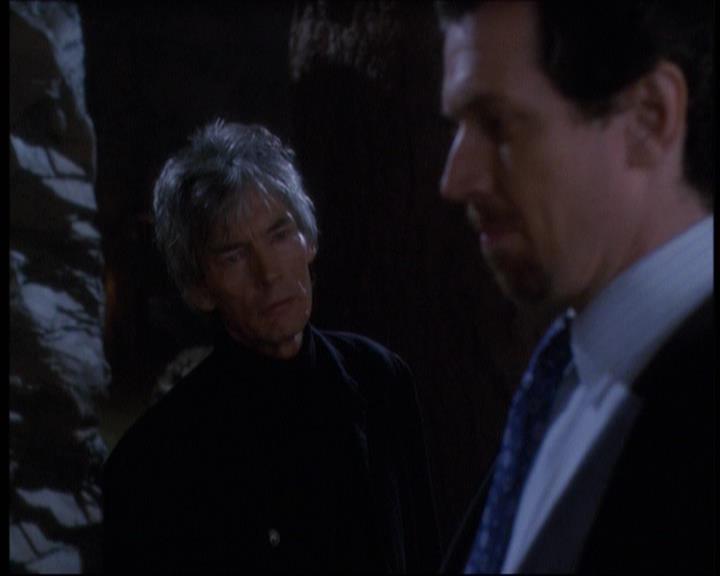 Charmed-Online-dot-net_623ItsABadBadBadBadWorldPart2-1977.jpg