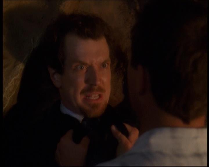 Charmed-Online-dot-net_623ItsABadBadBadBadWorldPart2-2037.jpg
