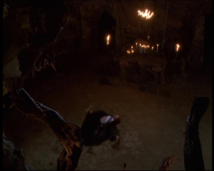 Charmed-Online-dot-net_623ItsABadBadBadBadWorldPart2-2045.jpg