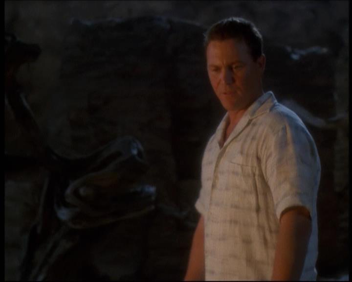 Charmed-Online-dot-net_623ItsABadBadBadBadWorldPart2-2054.jpg