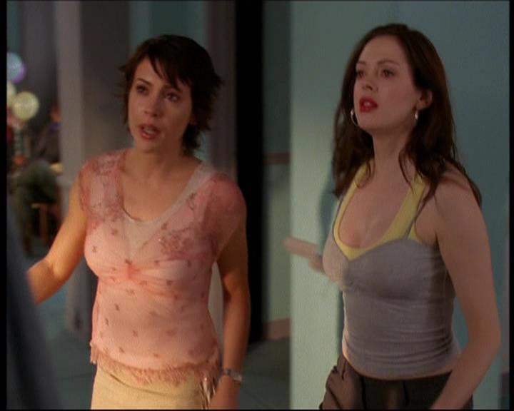 Charmed-Online-dot-net_623ItsABadBadBadBadWorldPart2-2109.jpg