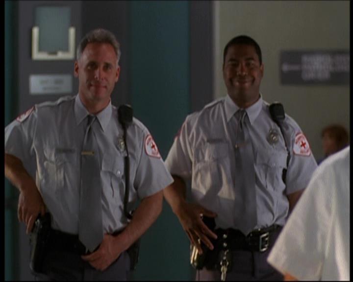 Charmed-Online-dot-net_623ItsABadBadBadBadWorldPart2-2144.jpg