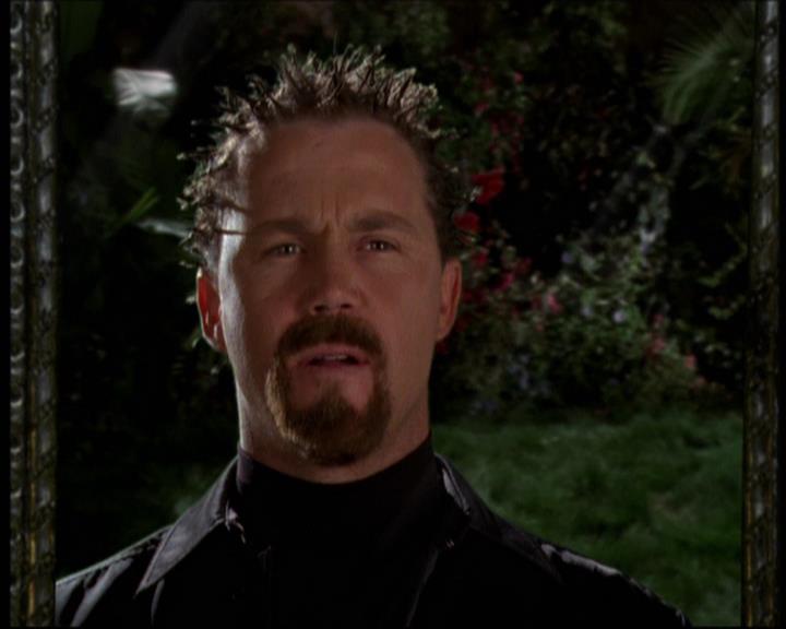 Charmed-Online-dot-net_623ItsABadBadBadBadWorldPart2-2200.jpg