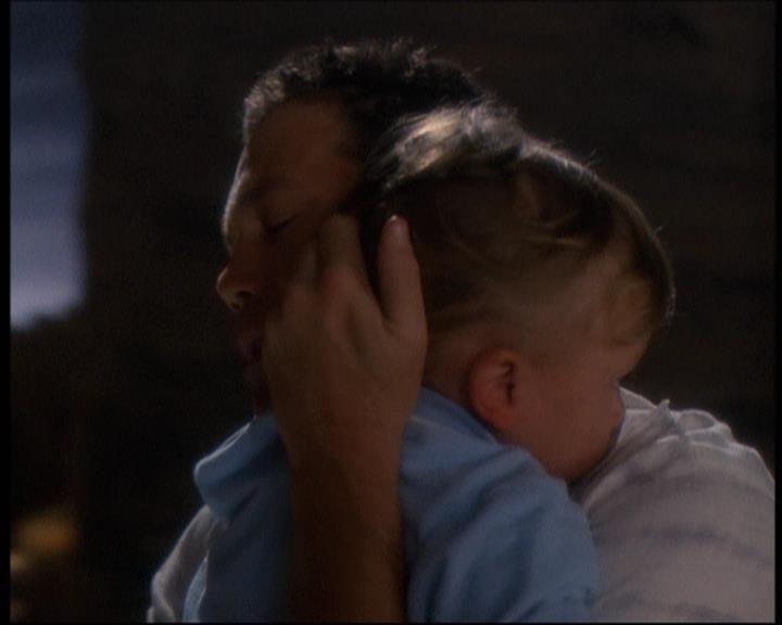 Charmed-Online-dot-net_623ItsABadBadBadBadWorldPart2-2230.jpg