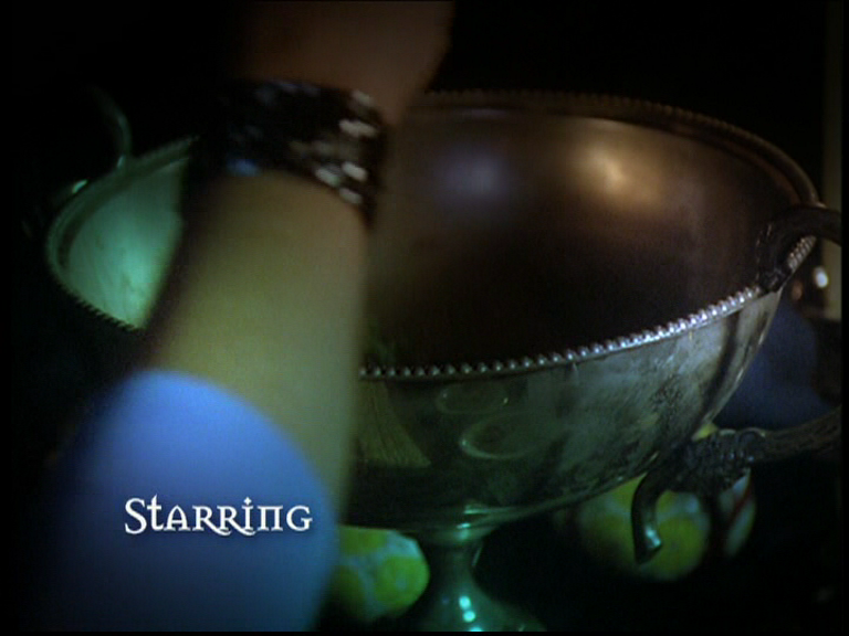 charmed-online_dot_net_OpeningCreditsS6-00010.png