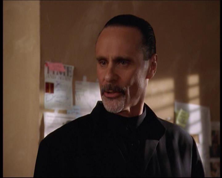 Charmed-Online-dot-712ExtremeHomeMakeoverWorldEdition1925.jpg Charmed-Online-dot-712ExtremeHomeMakeoverWorldEdition1925.jpg