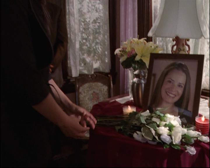 Charmed-Online_dot_net-8x01StillCharmedAndKicking0023.jpg Charmed-Online_dot_net-8x01StillCharmedAndKicking0023.jpg