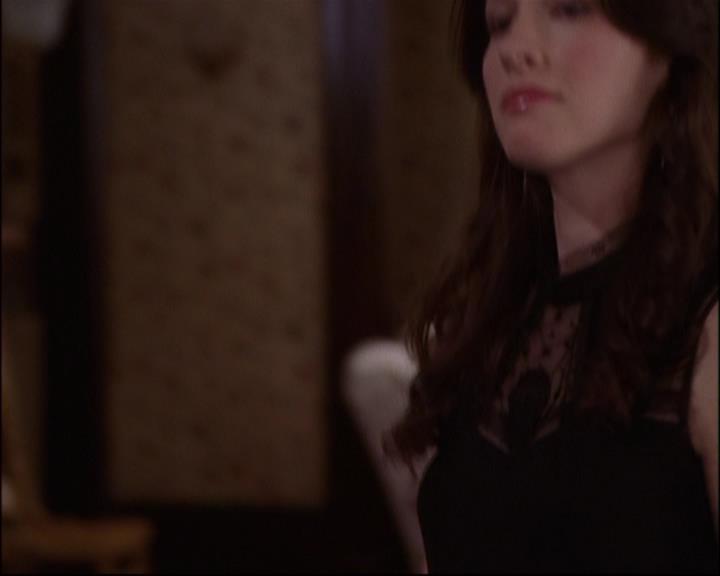 Charmed-Online_dot_net-8x01StillCharmedAndKicking0043.jpg
