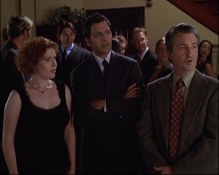 Charmed-Online_dot_net-8x01StillCharmedAndKicking0101.jpg Charmed-Online_dot_net-8x01StillCharmedAndKicking0101.jpg