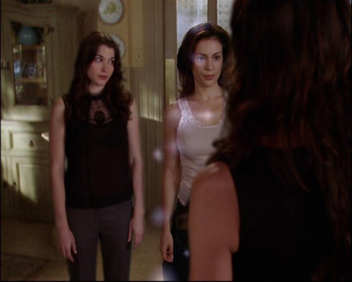 Charmed-Online_dot_net-8x01StillCharmedAndKicking0123.jpg Charmed-Online_dot_net-8x01StillCharmedAndKicking0123.jpg