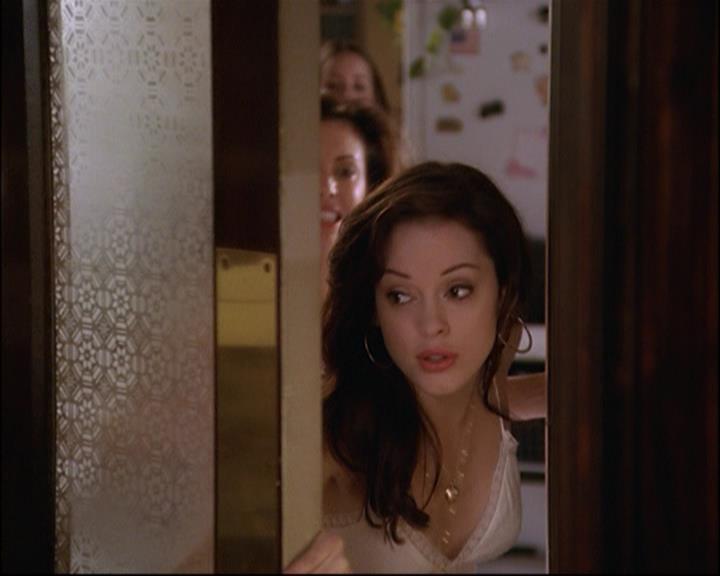 Charmed-Online_dot_net-8x01StillCharmedAndKicking0256.jpg Charmed-Online_dot_net-8x01StillCharmedAndKicking0256.jpg