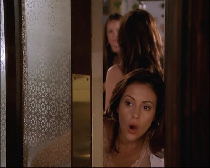Charmed-Online_dot_net-8x01StillCharmedAndKicking0271.jpg Charmed-Online_dot_net-8x01StillCharmedAndKicking0271.jpg
