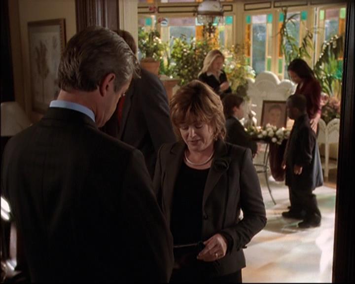 Charmed-Online_dot_net-8x01StillCharmedAndKicking0294.jpg Charmed-Online_dot_net-8x01StillCharmedAndKicking0294.jpg