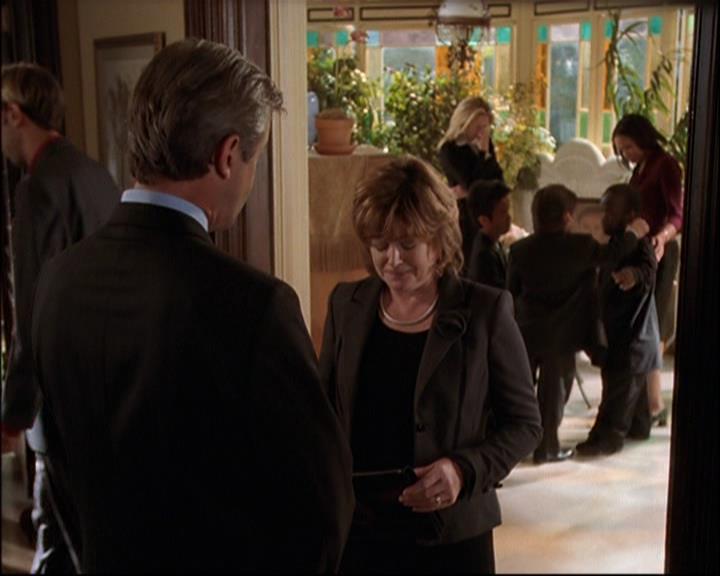 Charmed-Online_dot_net-8x01StillCharmedAndKicking0295.jpg Charmed-Online_dot_net-8x01StillCharmedAndKicking0295.jpg