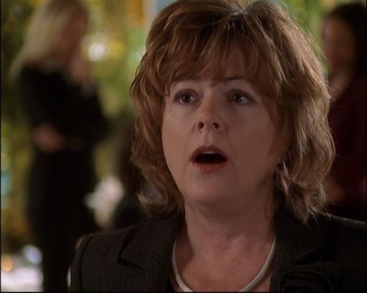 Charmed-Online_dot_net-8x01StillCharmedAndKicking0304.jpg Charmed-Online_dot_net-8x01StillCharmedAndKicking0304.jpg