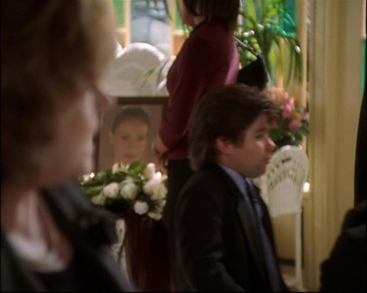 Charmed-Online_dot_net-8x01StillCharmedAndKicking0309.jpg Charmed-Online_dot_net-8x01StillCharmedAndKicking0309.jpg