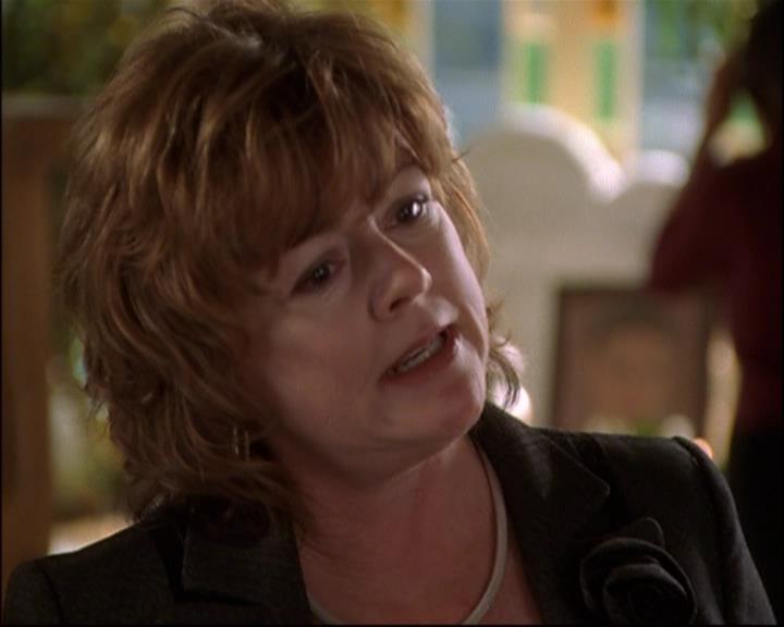 Charmed-Online_dot_net-8x01StillCharmedAndKicking0310.jpg Charmed-Online_dot_net-8x01StillCharmedAndKicking0310.jpg