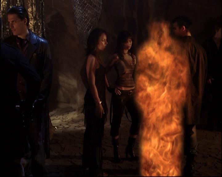 Charmed-Online_dot_net-8x01StillCharmedAndKicking0394.jpg