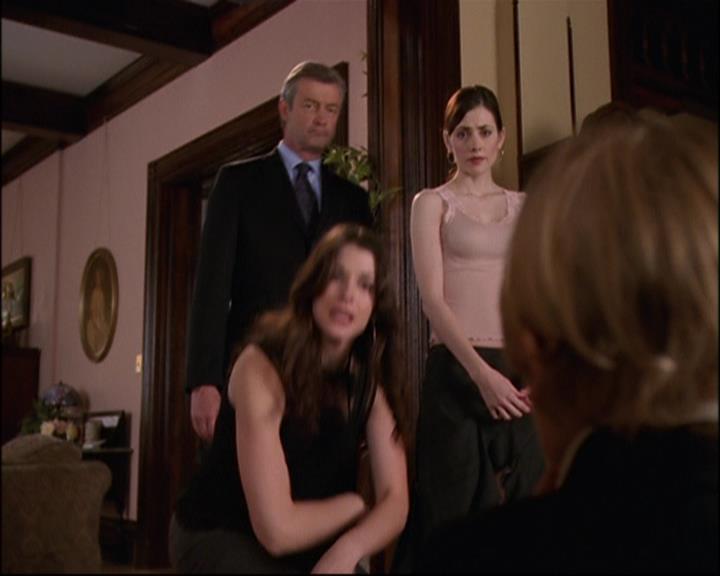 Charmed-Online_dot_net-8x01StillCharmedAndKicking0584.jpg Charmed-Online_dot_net-8x01StillCharmedAndKicking0584.jpg