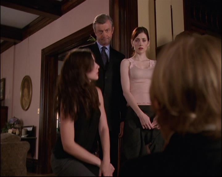 Charmed-Online_dot_net-8x01StillCharmedAndKicking0589.jpg Charmed-Online_dot_net-8x01StillCharmedAndKicking0589.jpg