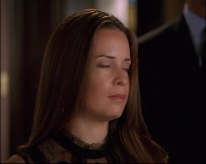 Charmed-Online_dot_net-8x01StillCharmedAndKicking0613.jpg Charmed-Online_dot_net-8x01StillCharmedAndKicking0613.jpg