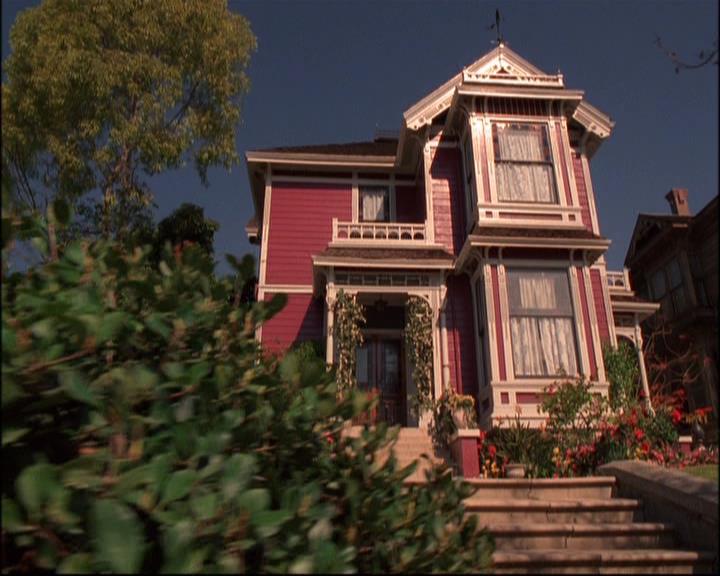 Charmed-Online_dot_net-8x01StillCharmedAndKicking0740.jpg