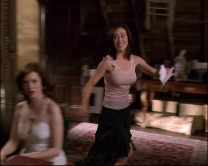 Charmed-Online_dot_net-8x01StillCharmedAndKicking0746.jpg Charmed-Online_dot_net-8x01StillCharmedAndKicking0746.jpg