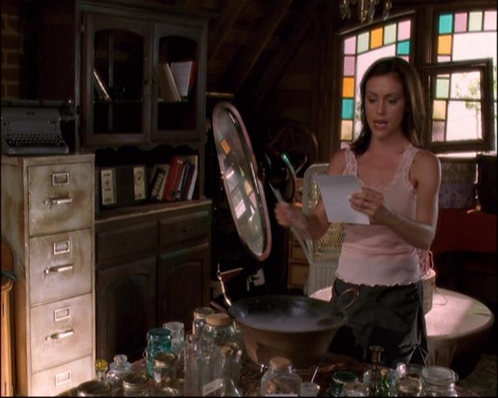 Charmed-Online_dot_net-8x01StillCharmedAndKicking0754.jpg Charmed-Online_dot_net-8x01StillCharmedAndKicking0754.jpg